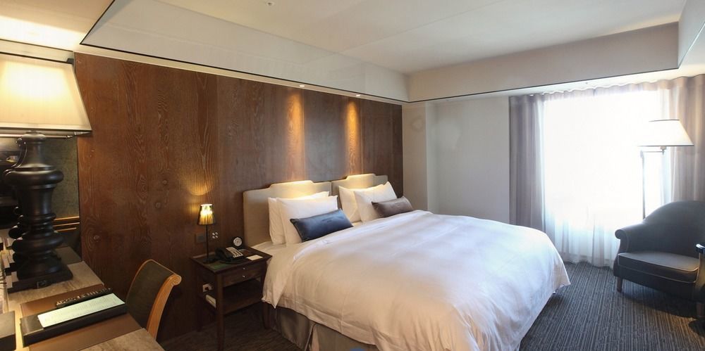 Sheraton Taitung Hotel Exterior foto A bedroom at the hotel