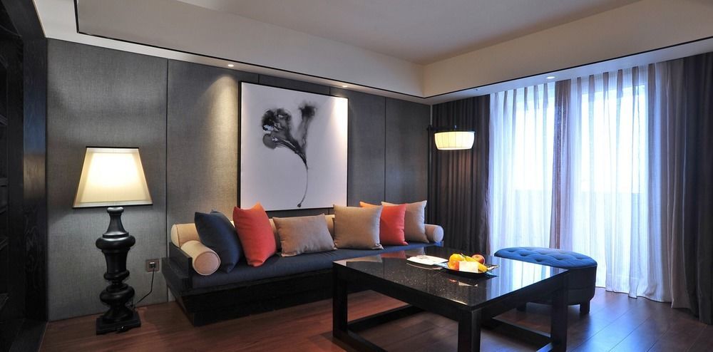 Sheraton Taitung Hotel Exterior foto A living room in a suite at The Park, New Delhi