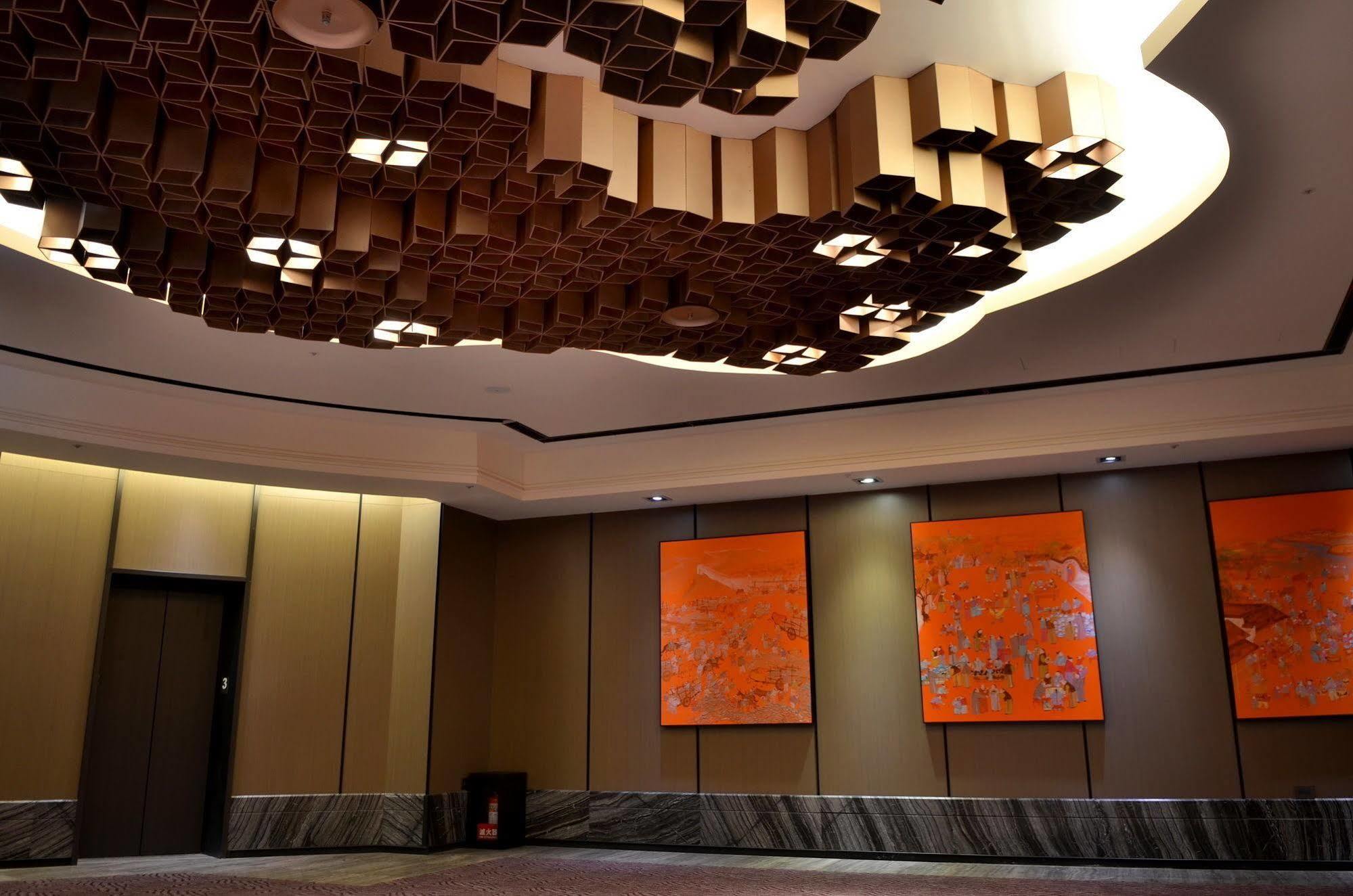 Sheraton Taitung Hotel Exterior foto The lobby of the hotel